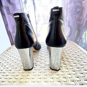 Calvin Klein Savana Leather Mirrored Booties